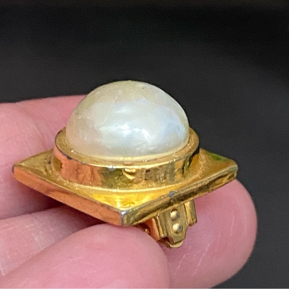 Vintage Signed LES BERNARD Designer Pearl Gold-tone Square Statement Earrings - Picture 10 of 14